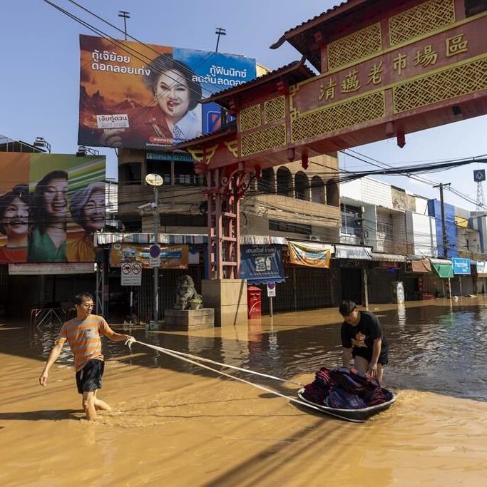 Central Thailand braces for inundation as rain stops in flooded Chiang Mai